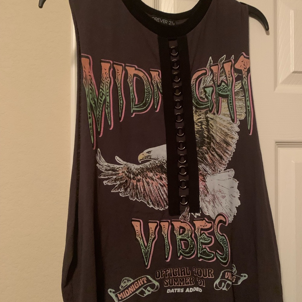 1x Forever 21 shirt